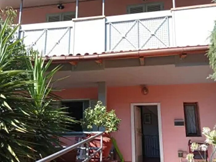 Casa con 6 locali in vendita in Follonica