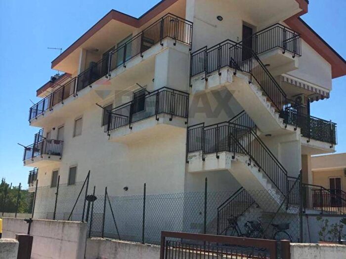 Appartamento trilocale in affitto in Via Pescara, Marina Di Ginosa, Ginosa