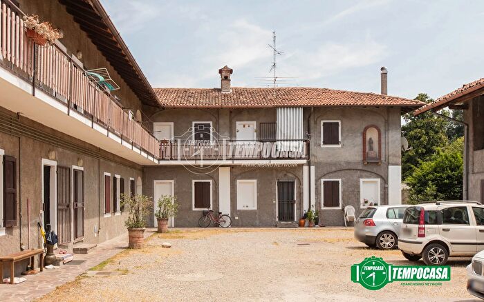 Case in Vendita e in Affitto - 2