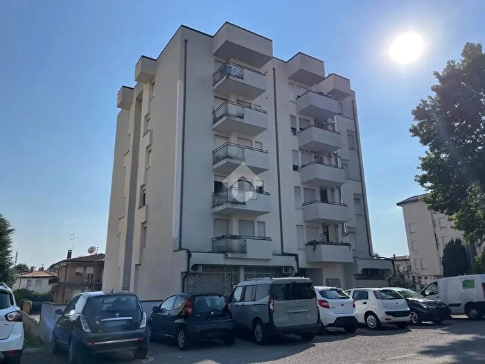 Appartamento trilocale in vendita in Borgo Monte Grappa, Castelfranco Veneto