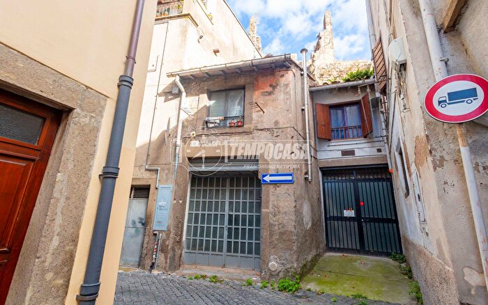 Appartamento quadrilocale in vendita in Via San Girolamo, Viterbo