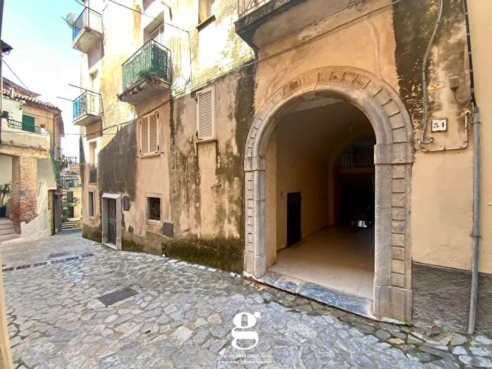 Appartamento con 6 locali in vendita in Via Vittorio Emanuele, Ascea