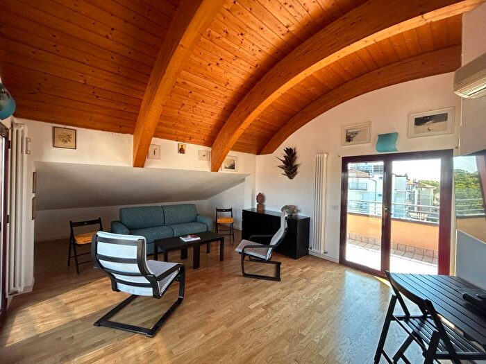 Appartamento quadrilocale in affitto in Viale Alessandro Volta, Abissinia, Riccione