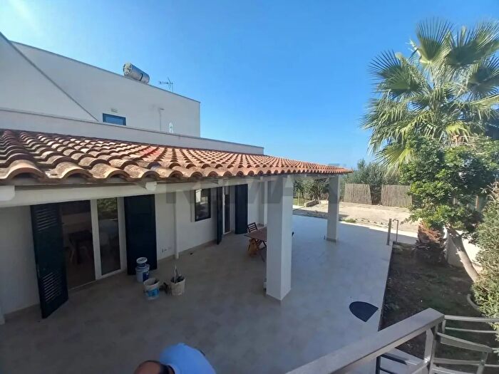 Casa con 5 locali in affitto in Mauro Rostagno Snc, Cinisi