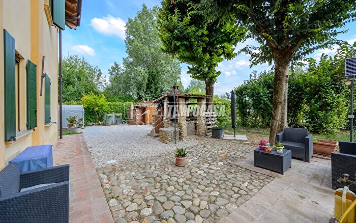 Appartamento quadrilocale in vendita in Via Martiri Artioli a, San Cesario Sul Panaro