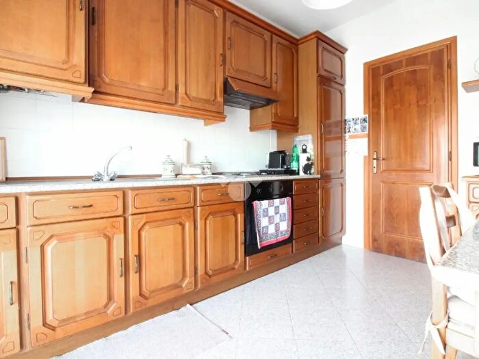 Appartamento trilocale in vendita in Via Nenni, Pavia