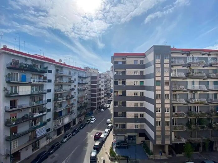 Appartamento con 5 locali in vendita in Via Luigi Caldieri, Napoli