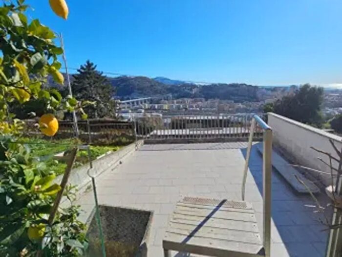 Appartamento quadrilocale in vendita in Via Coronata, Genova