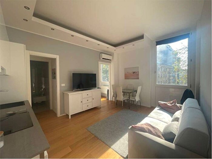 Appartamento bilocale in affitto in Viale Monte Nero, Porta Romana Medaglie d'Oro, Milano