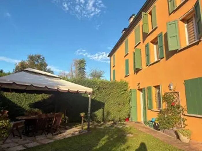 Appartamento con 6 locali in vendita in Modena