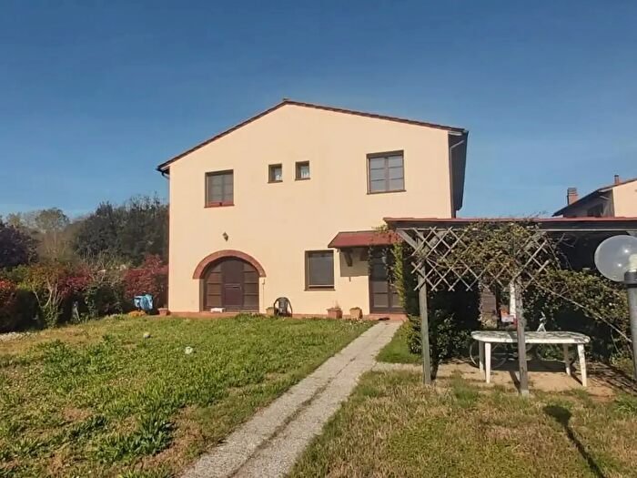 Casa con 5 locali in vendita in Crespina Lorenzana