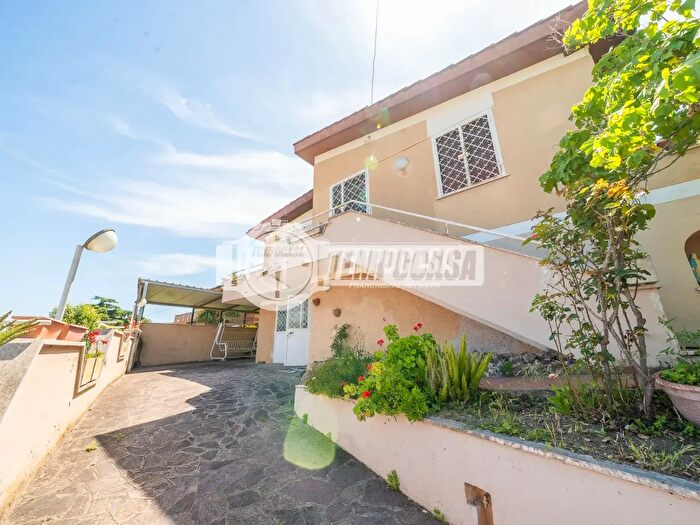 Casa con 5 locali in vendita in Via Giuseppe Fraccaroli, Fiumicino