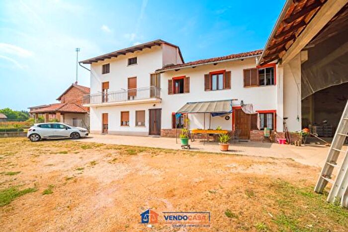 Casa con 6 locali in vendita in Via Grangia, Carmagnola