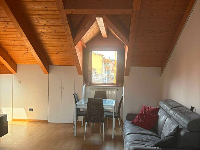 Casa monolocale in affitto in Via dell'Accademia Albertina, Via della Rocca, Torino