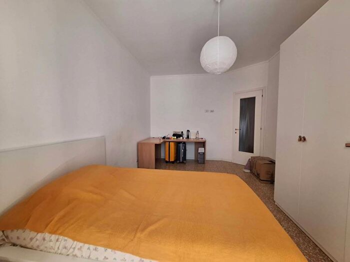 Appartamento trilocale in affitto in Via Ebro, Ripamonti Fondazione Prada, Milano