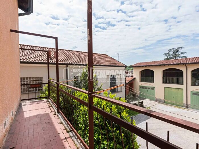 Casa con 8 locali in vendita in Via Diaz, Anzano Del Parco