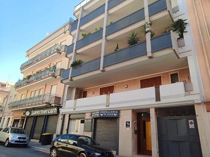 Appartamento con 5 locali in vendita in Via Bari, Andria