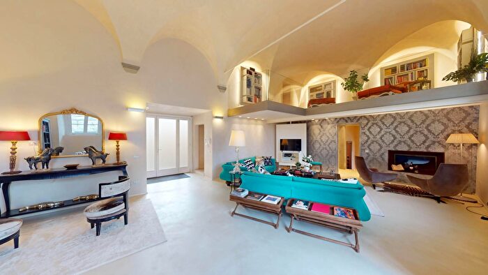 Appartamento con 6 locali in affitto in Scandicci