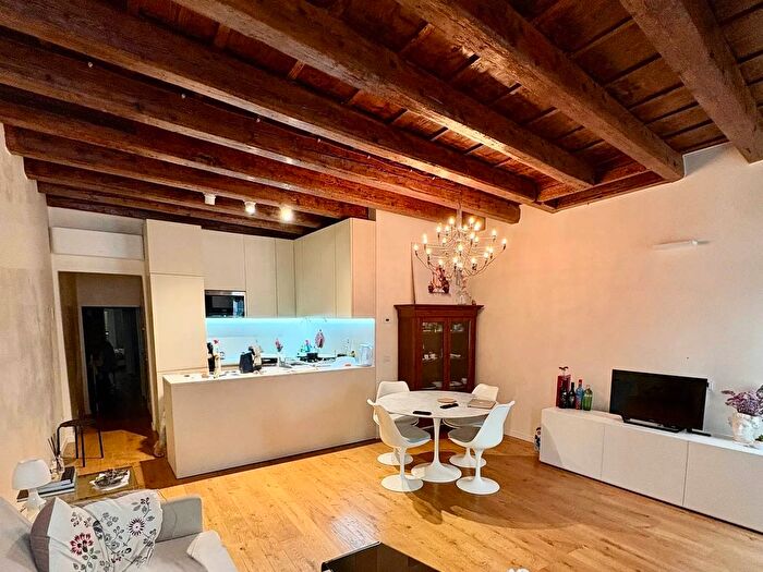 Appartamento quadrilocale in vendita in Piazzetta Cappellato Pedrocchi Padova, Padova