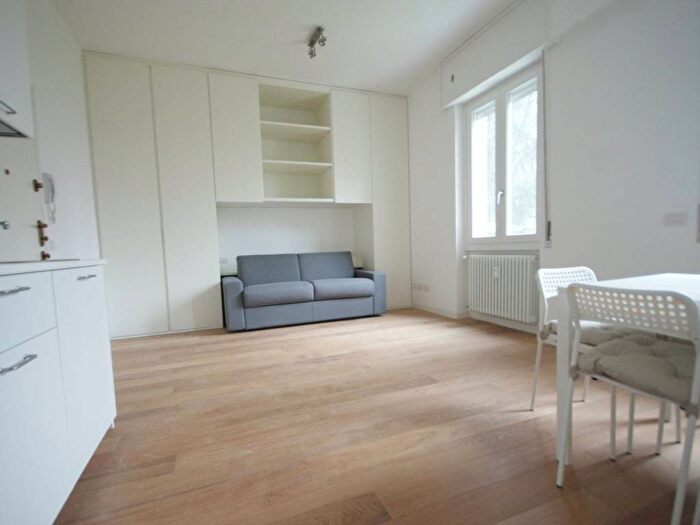 Appartamento monolocale in affitto in Viale Famagosta, Famagosta, Milano