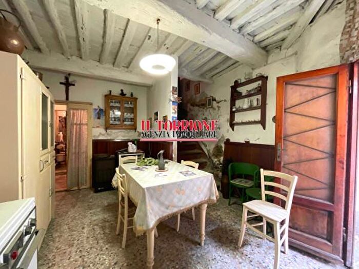 Casa trilocale in vendita in Strada Provinciale Pescia Uzzano, Uzzano
