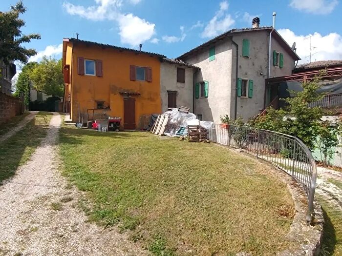 Casa quadrilocale in vendita in Via della Piscina, Zocca