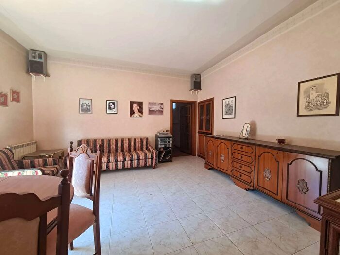 Appartamento quadrilocale in vendita in Eggi, Spoleto