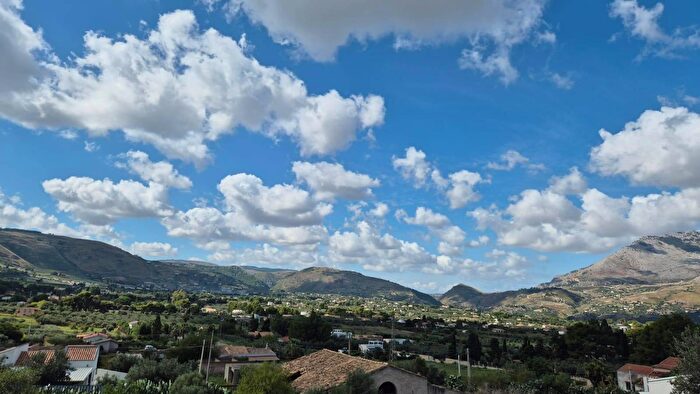 Casa con 5 locali in vendita in Via Fraginesi a, Castellammare Del Golfo