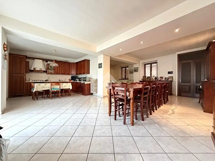 Casa con 5 locali in vendita in Via Castello, Sesto Ed Uniti