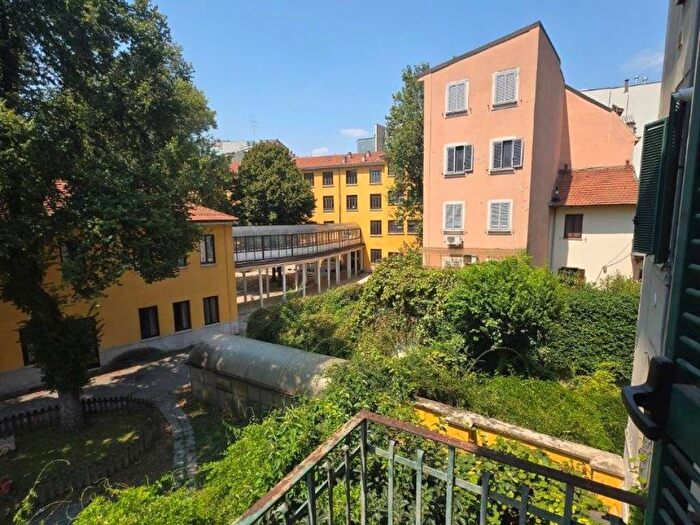 Appartamento trilocale in affitto in Corso di Porta Vigentina, Quadronno Crocetta, Milano