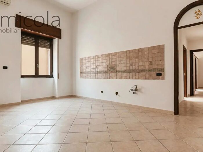 Appartamento trilocale in vendita in Portici
