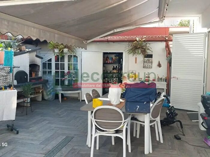 Casa con 6 locali in vendita in Via Giovanni Salvestri, Livorno