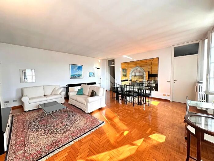 Appartamento trilocale in affitto in Via Roma, Valbrembo