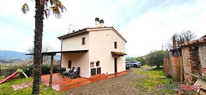 Casa trilocale in vendita in Casole DElsa
