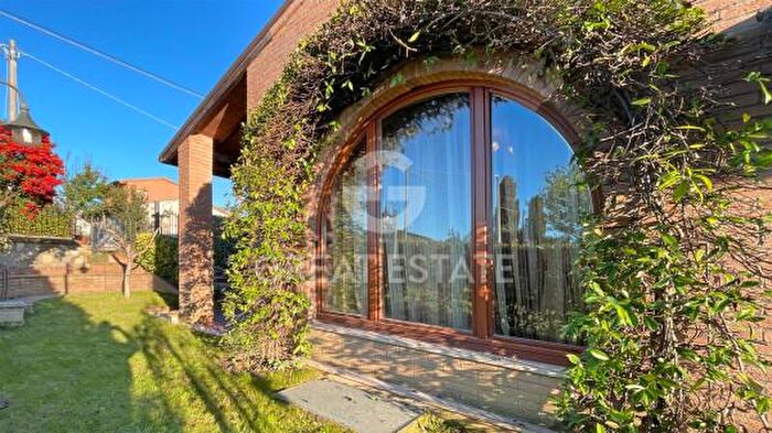 Casa con 6 locali in vendita in Via Giacomo Matteotti, Montepulciano