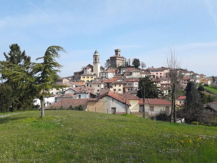 Casa con 5 locali in vendita in Trisobbio