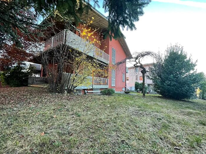 Appartamento con 11 locali in vendita in Via San Martino Vecchio, Torre Boldone