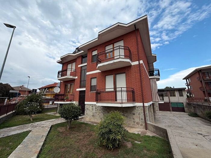 Appartamento trilocale in affitto in Via Padre Giovanni Aliberti, Semicentro, Vinovo