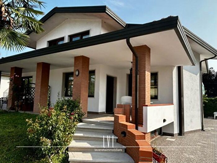 Casa con 6 locali in vendita in Via Gioacchino Rossini, Spinea