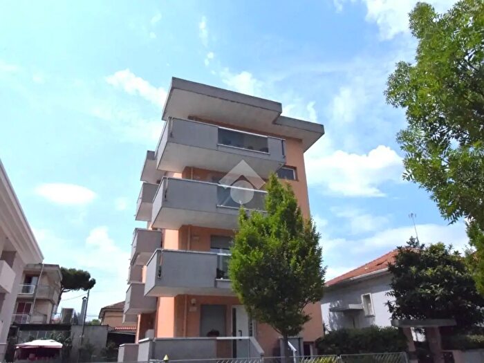 Appartamento quadrilocale in vendita in Viale Malta, Riccione