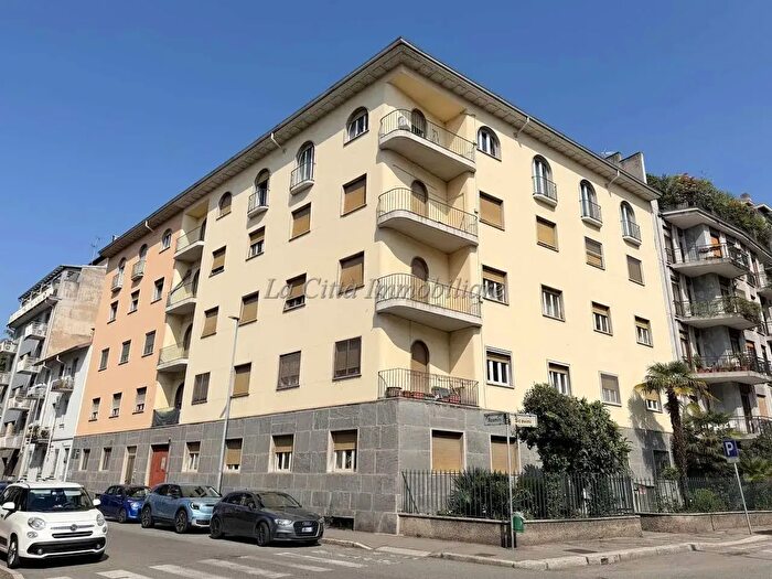 Appartamento quadrilocale in vendita in Via Scavini, Novara