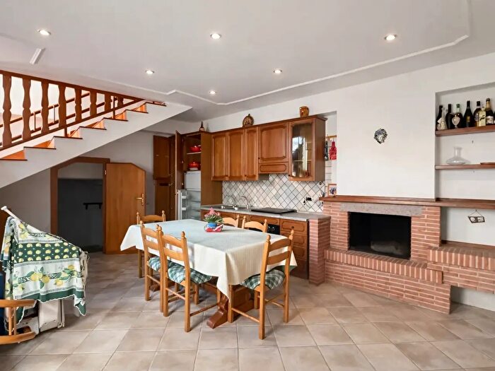 Casa trilocale in vendita in Via Vecchia Fiuggi, Fiuggi