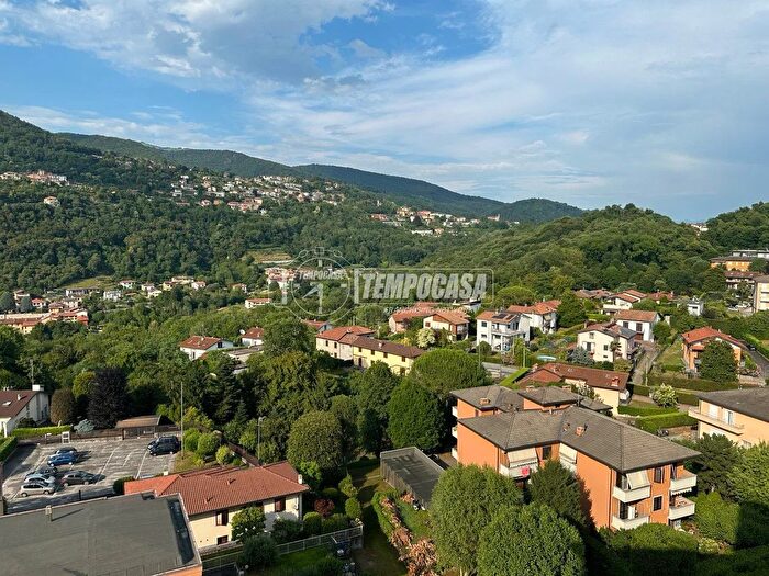 Appartamento bilocale in vendita in Via Provinciale per Lecco, Lipomo