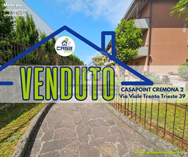 Appartamento trilocale in vendita in Via C Darlerio, Cremona