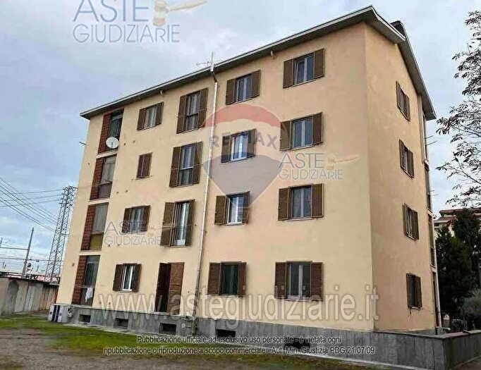 Appartamento trilocale in vendita in Strada Privata Anza, Novara