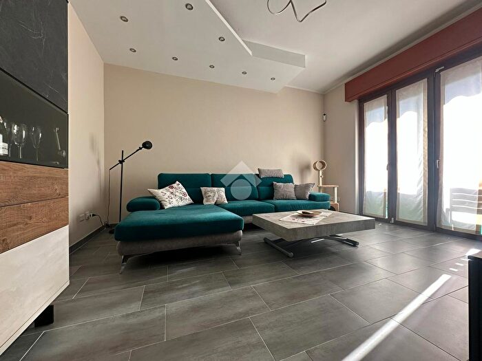 Appartamento quadrilocale in vendita in Via Piemonte, Carugate