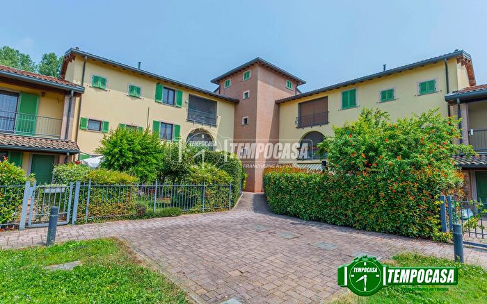 Appartamento trilocale in vendita in Via delle Mondine, Rognano