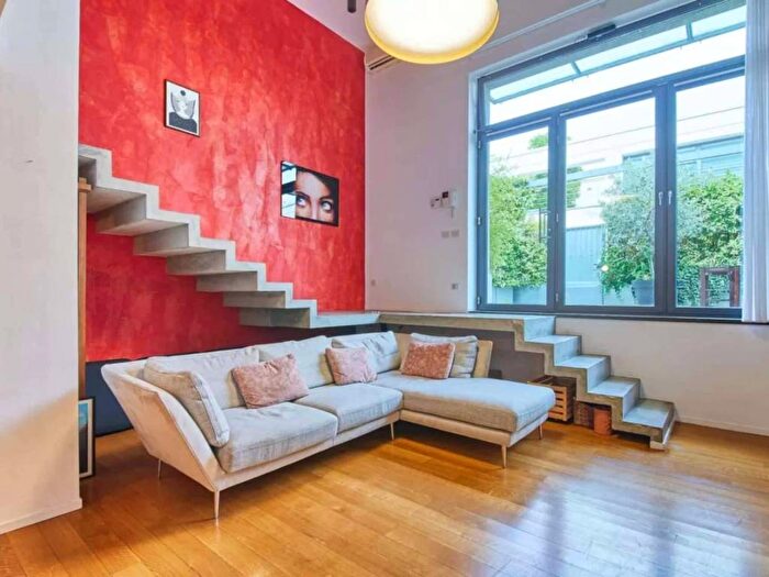 Appartamento quadrilocale in affitto in Via Morimondo, Barona, Milano