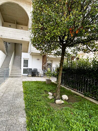 Appartamento con 6 locali in vendita in Via Monte Nerone, Vallefoglia