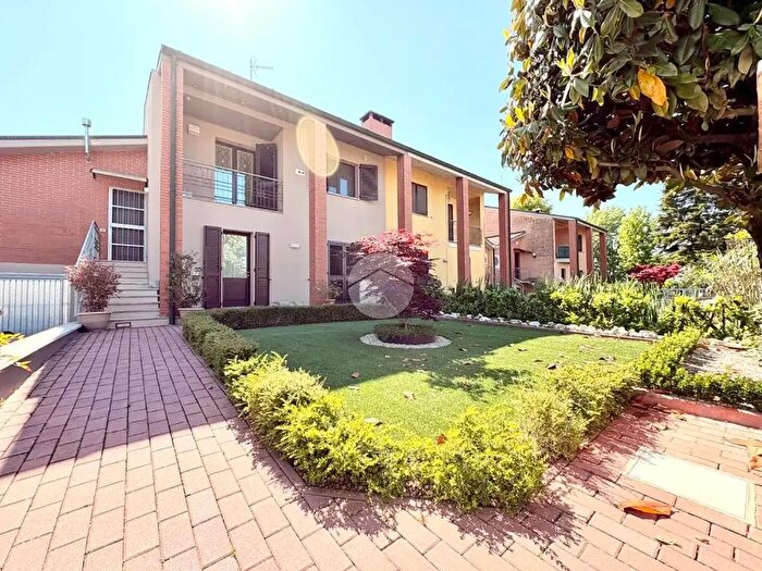 Casa con 5 locali in vendita in Via Ugo Fornasari, Castelvetro Piacentino
